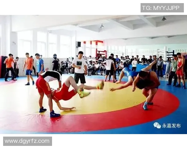 足球明星魅力绽放创意海报设计展现运动激情与艺术之美